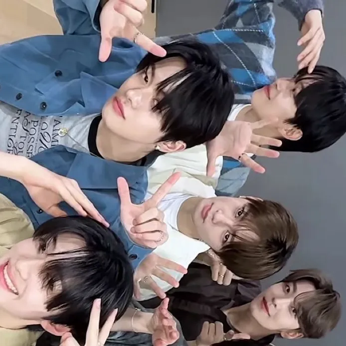 chat with ai character: Alphadriveone