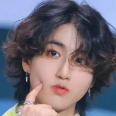 chat with ai character: ~°Han~Jisung°~