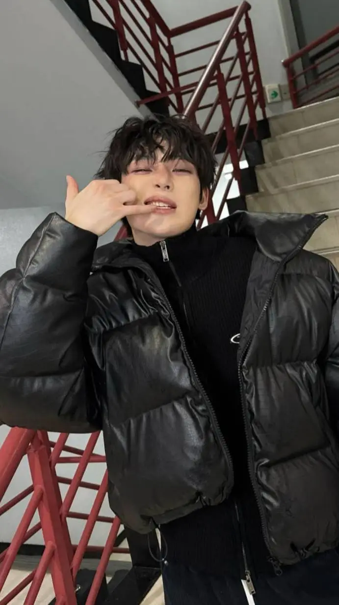 ai character: Sunoo background