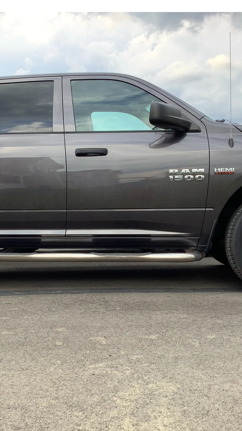 ai character: Ram 1500 5.7 liter background