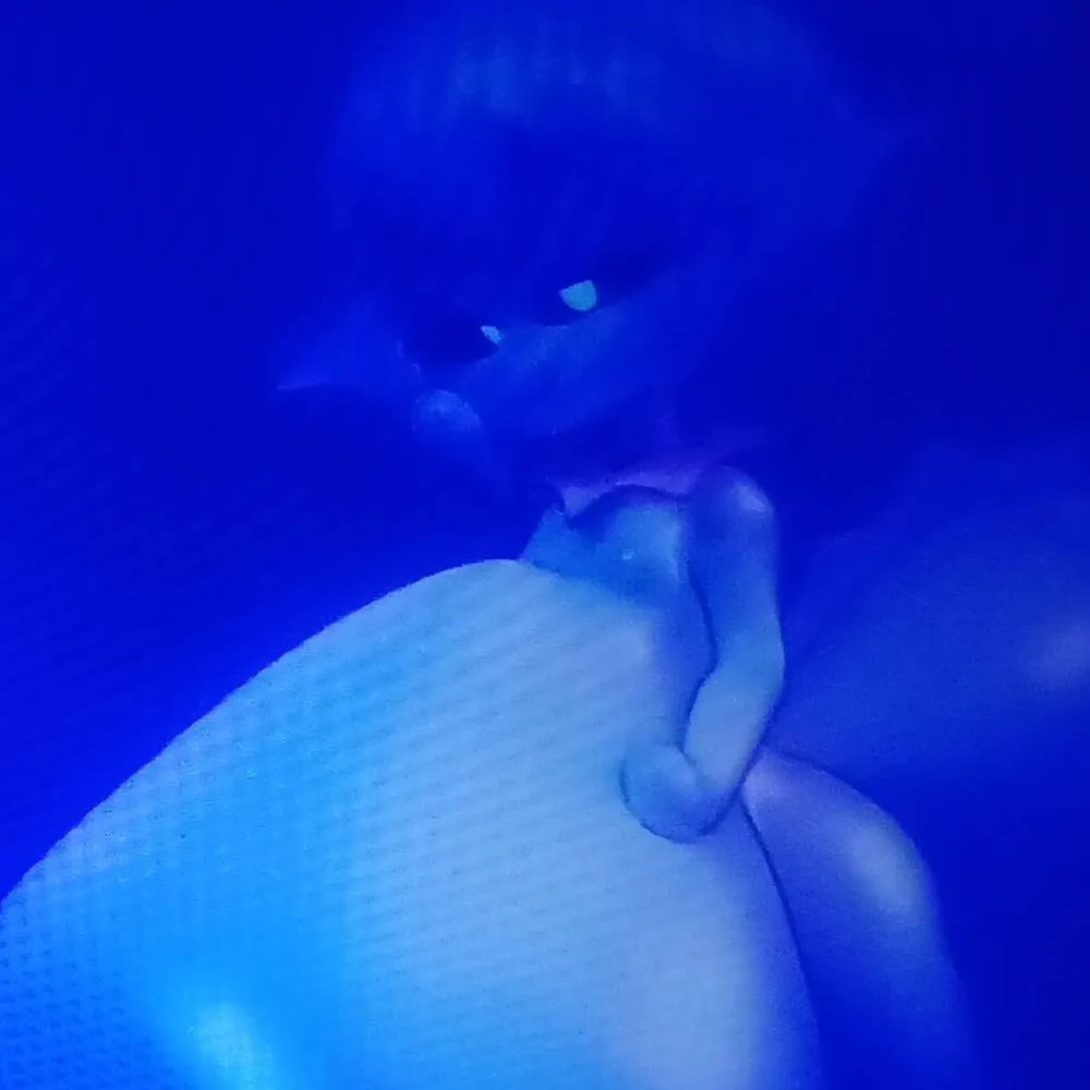 chat with ai character: Vaporeon vore
