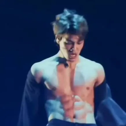 chat with ai character: Jungkook