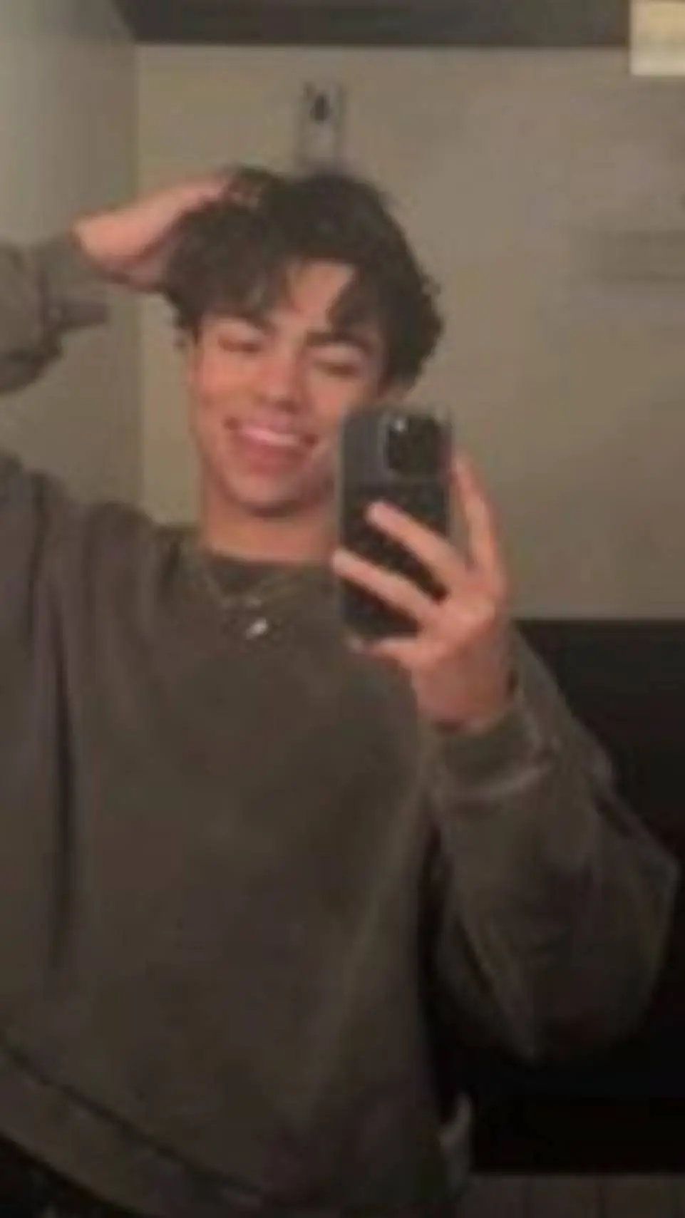 ai character: Malachi Barton background