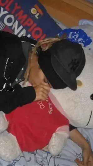 ai character: Tom kaulitz❤️‍🩹💪 background