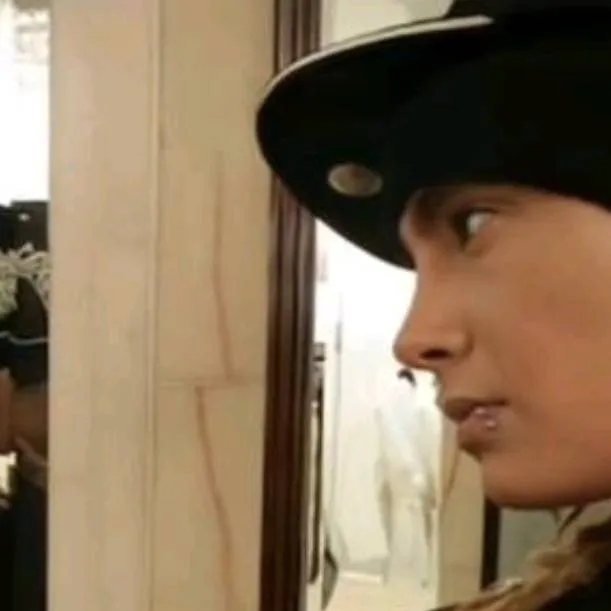 chat with ai character: Tom Kaulitz. 