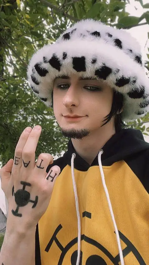 ai character: Trafalgar law  background