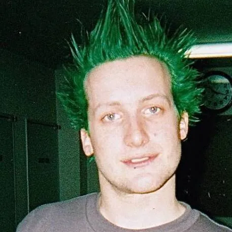 chat with ai character: freaky tre cool