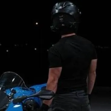 chat with ai character: 🖤⛓️Jake⛓️🖤