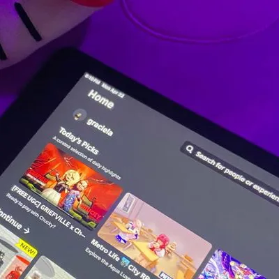 chat with ai character: Roblox and chill