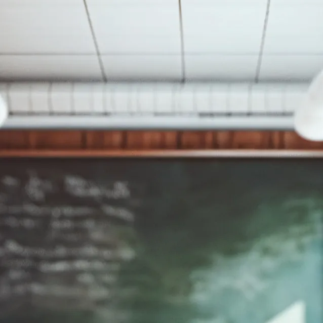 chat with ai character: Classroom U7