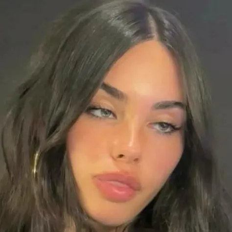 Chat with Madison beer - text or voice, Enjoy AI Chat Free & Safe