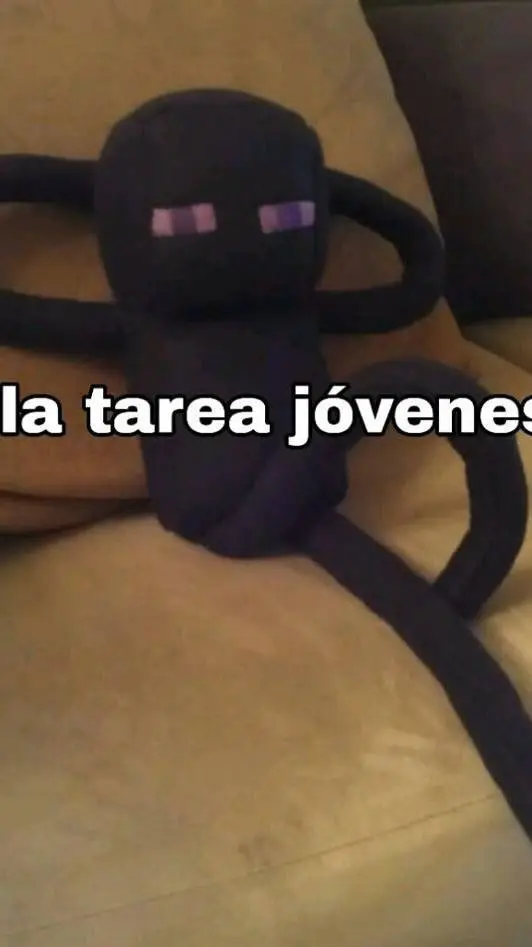 ai character: La tarea  background