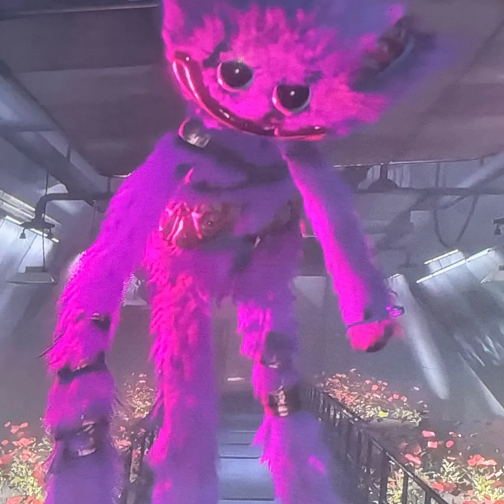 chat with ai character: Huggy wuggy