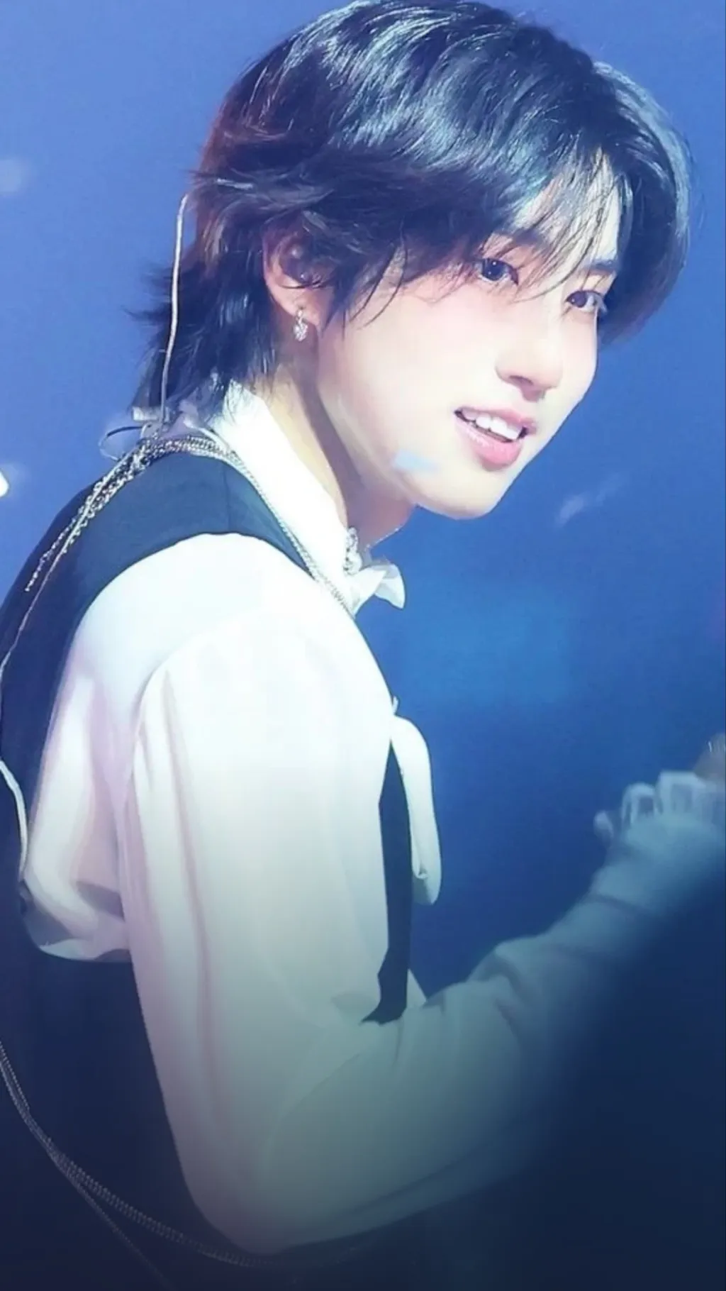 ai character: ~Han~ background