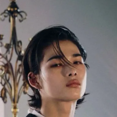 chat with ai character: Niki