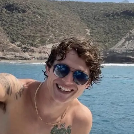 chat with ai character: Colby 