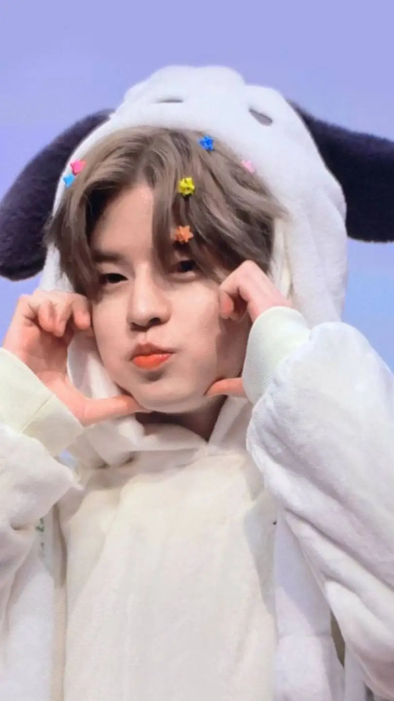 ai character: seungmin background