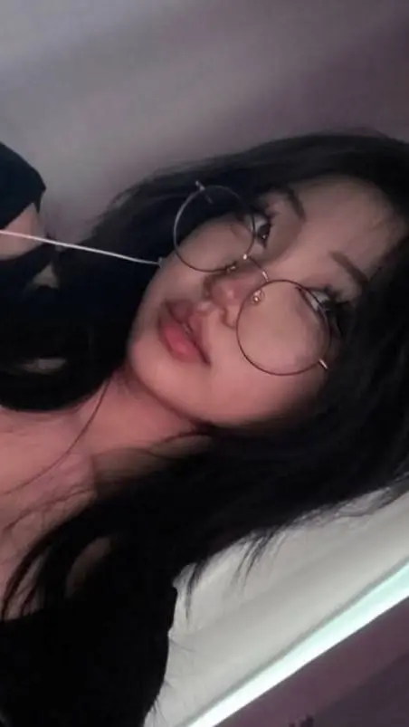 Talkie AI - Chat with Ella