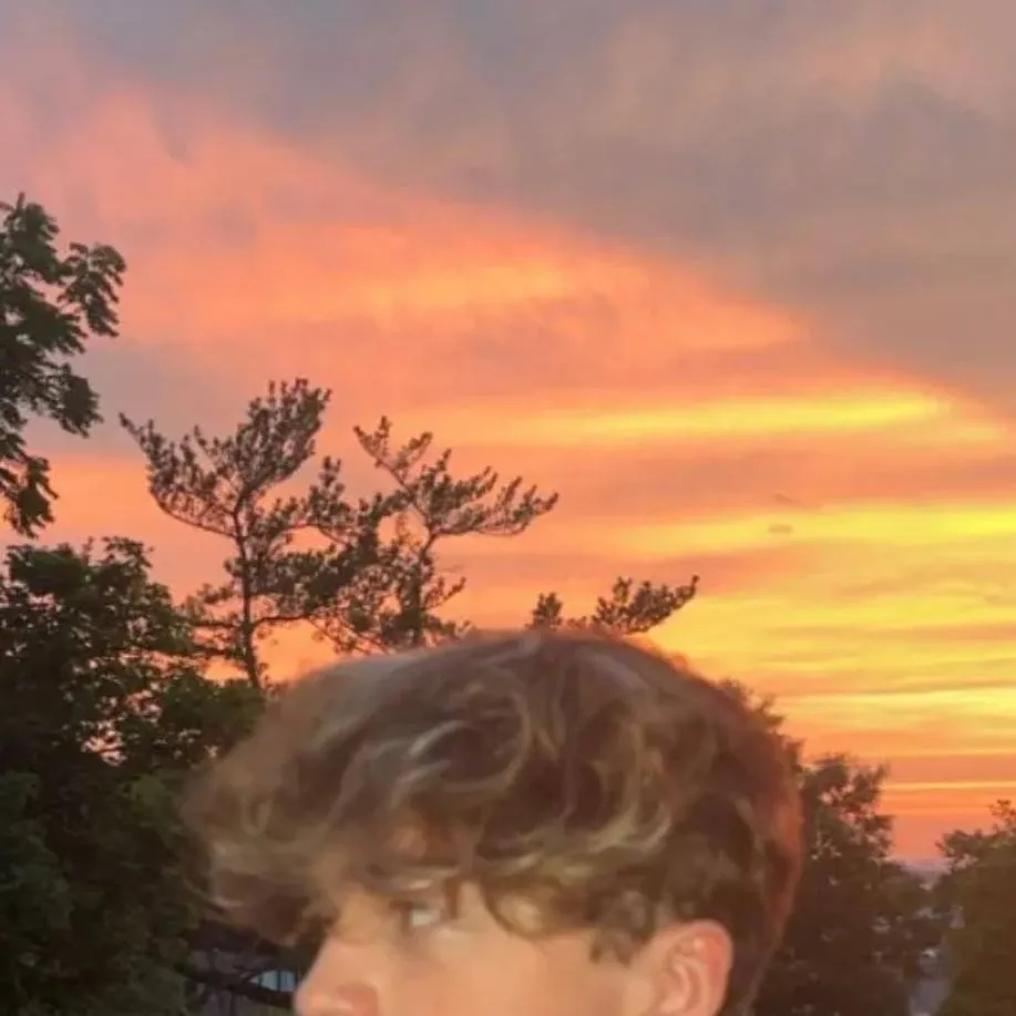 chat with ai character: Wyatt