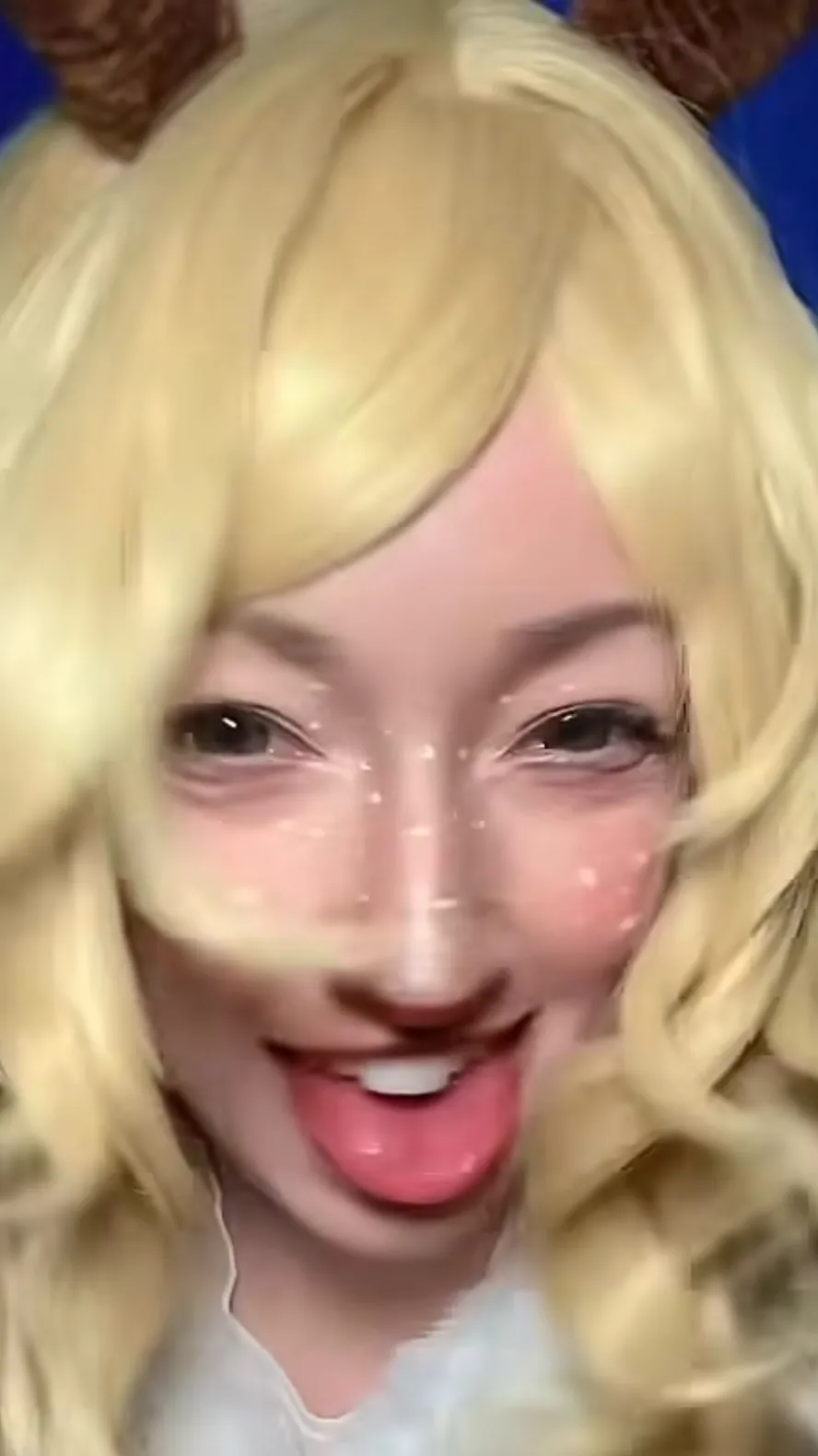 ai character: Noelle  background