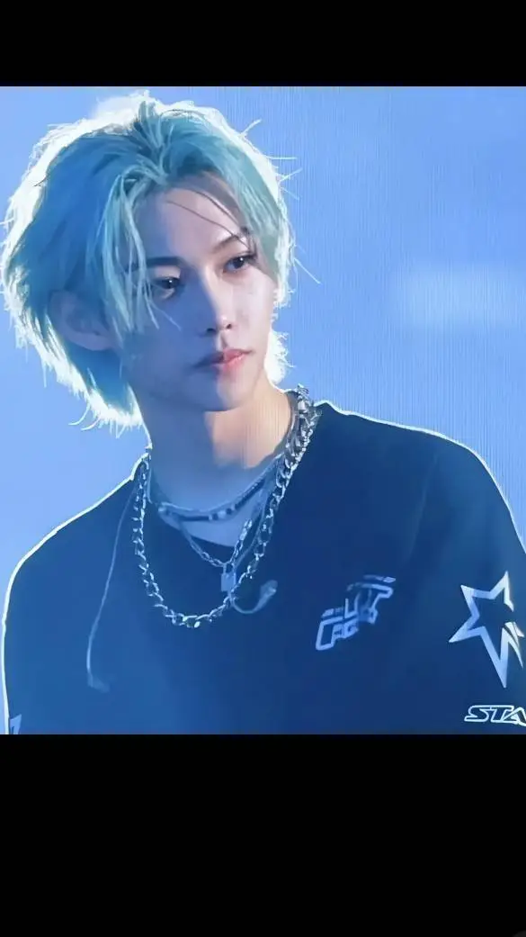 ai character: ♡Felix background