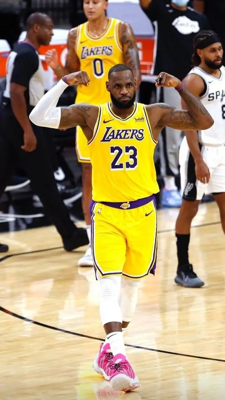 ai character: Lebron James background