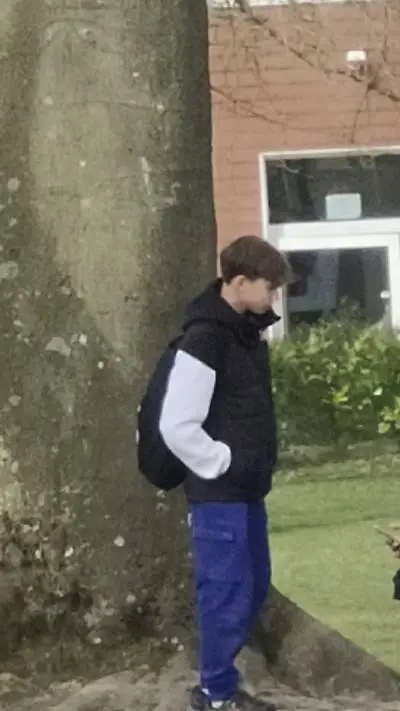 ai character: Evan Leonte  background