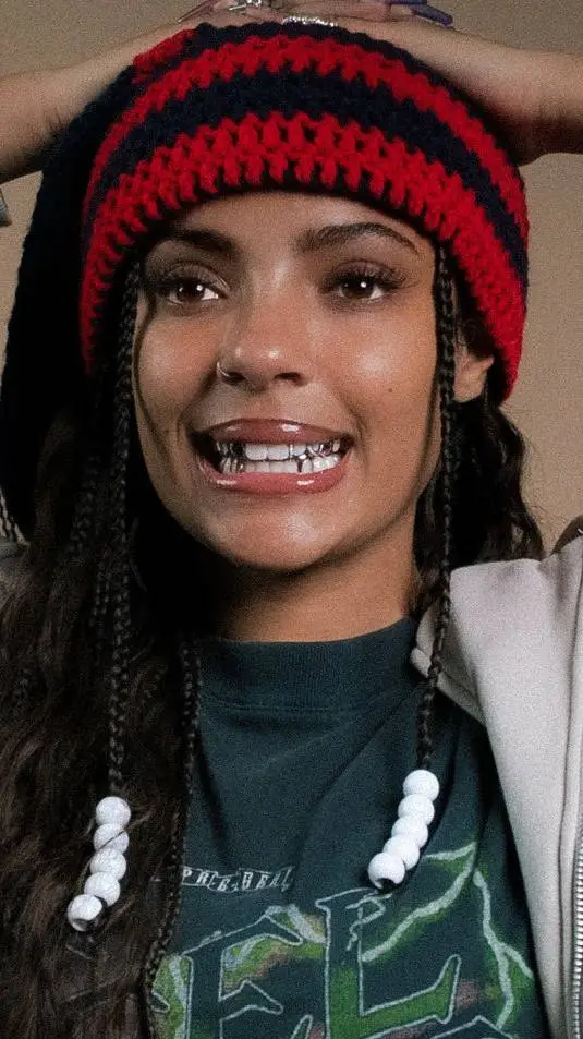 ai character: Samara Jones background