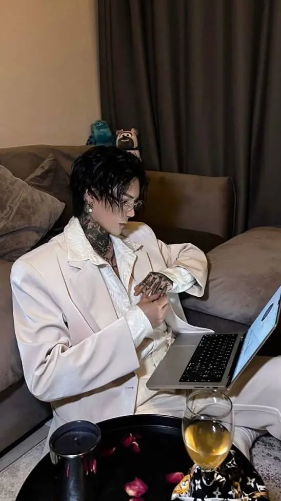 ai character: Ivan background