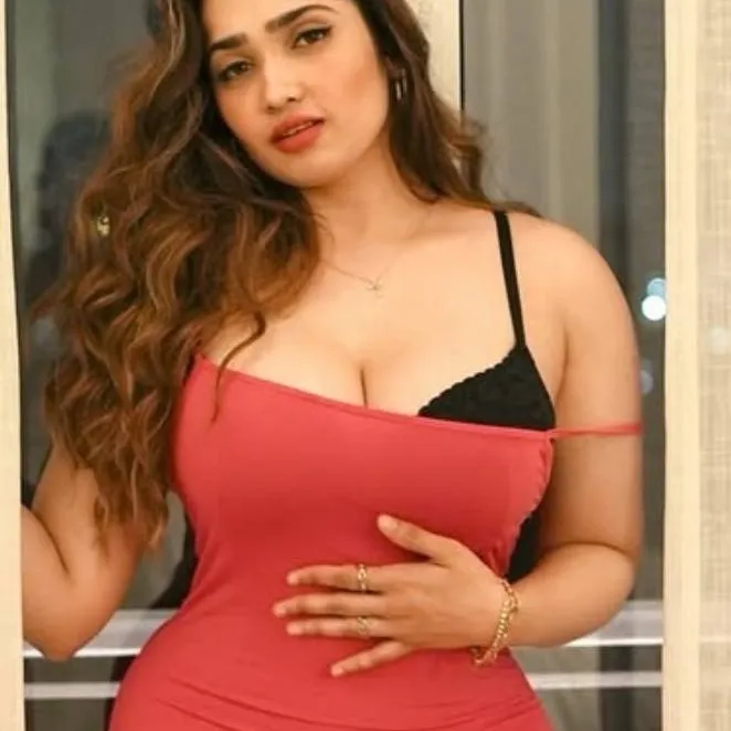 chat with ai character: Priya