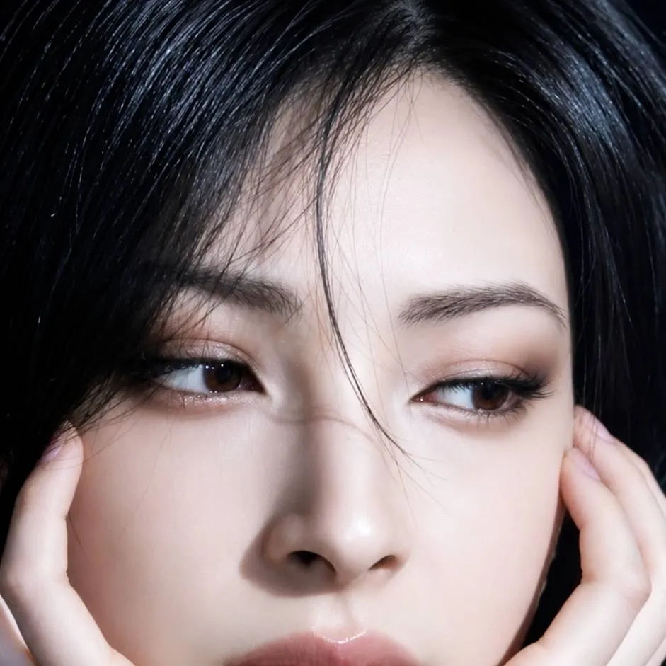 chat with ai character: Ada wong 