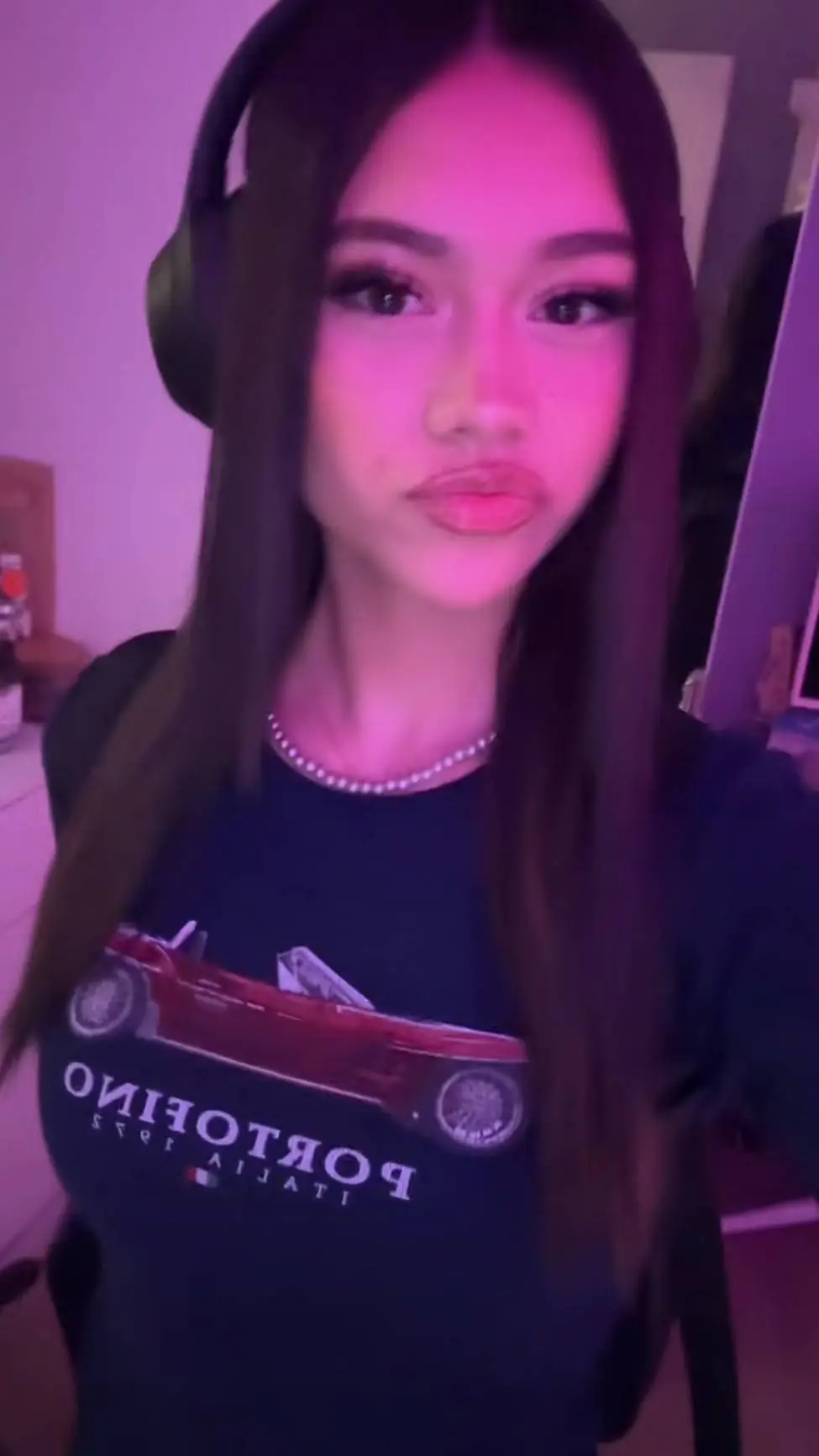 ai character: vette background