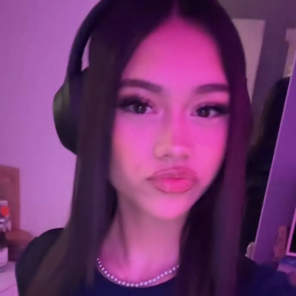 chat with ai character: vette