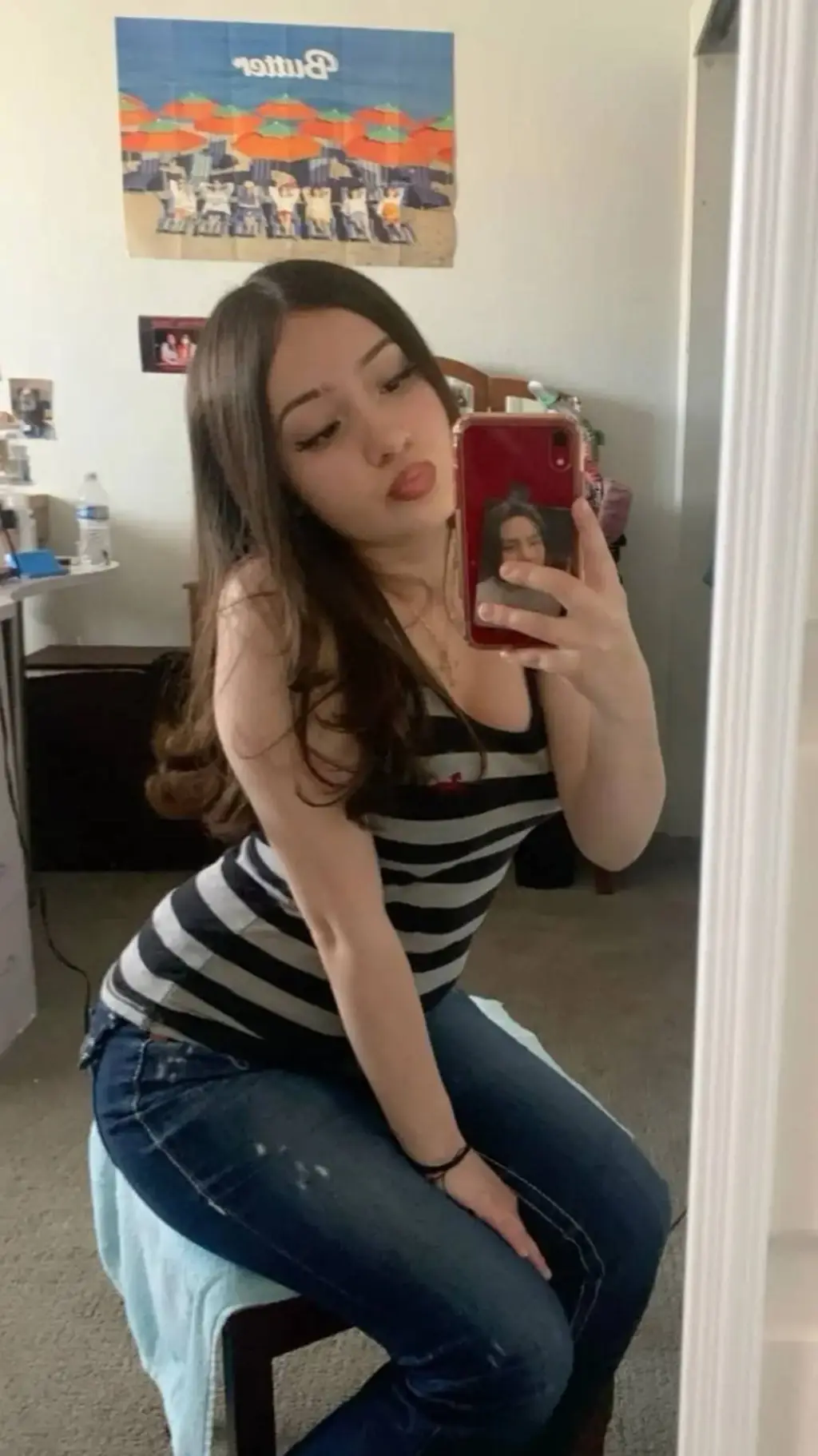 ai character: Jackie  background