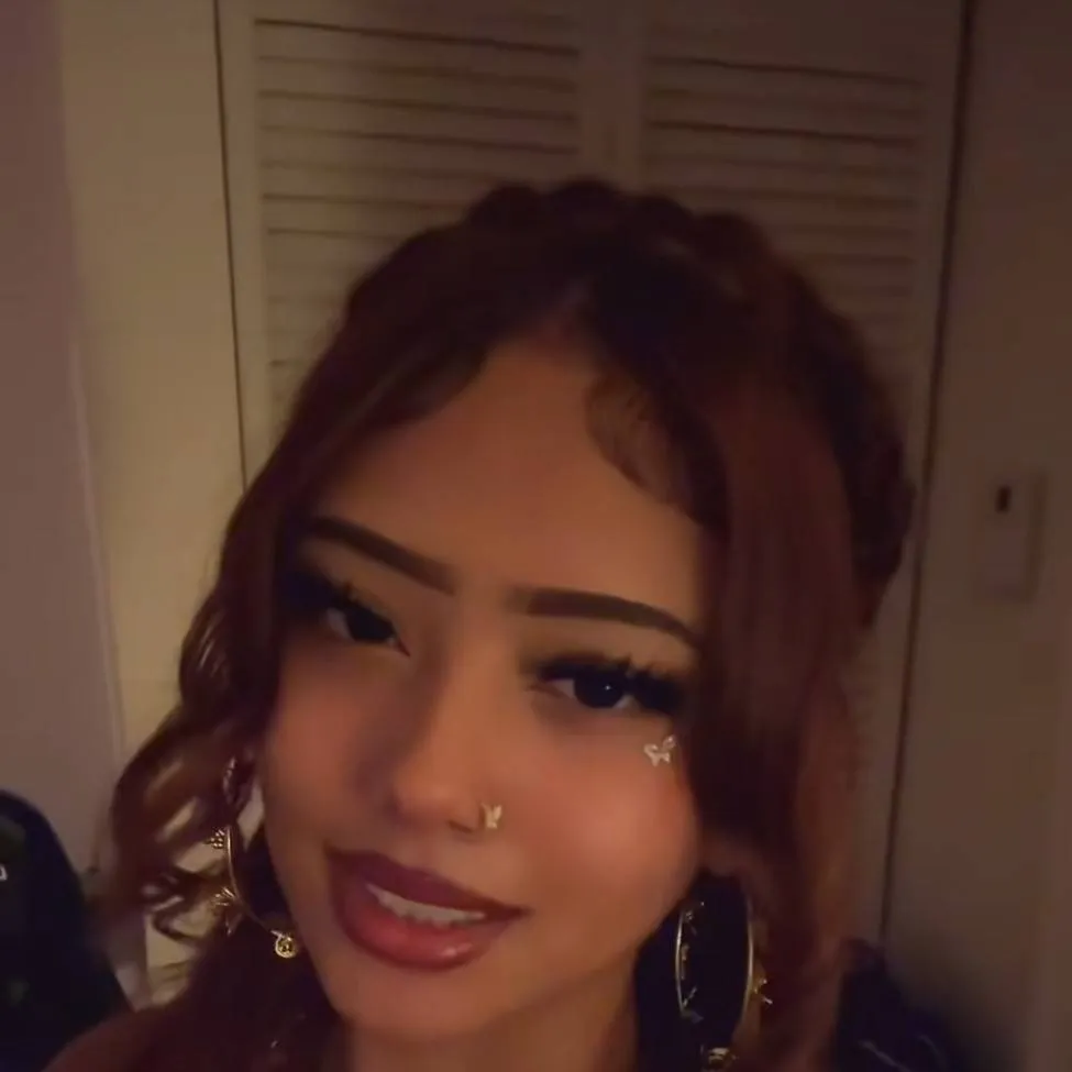 chat with ai character: Aliyah 