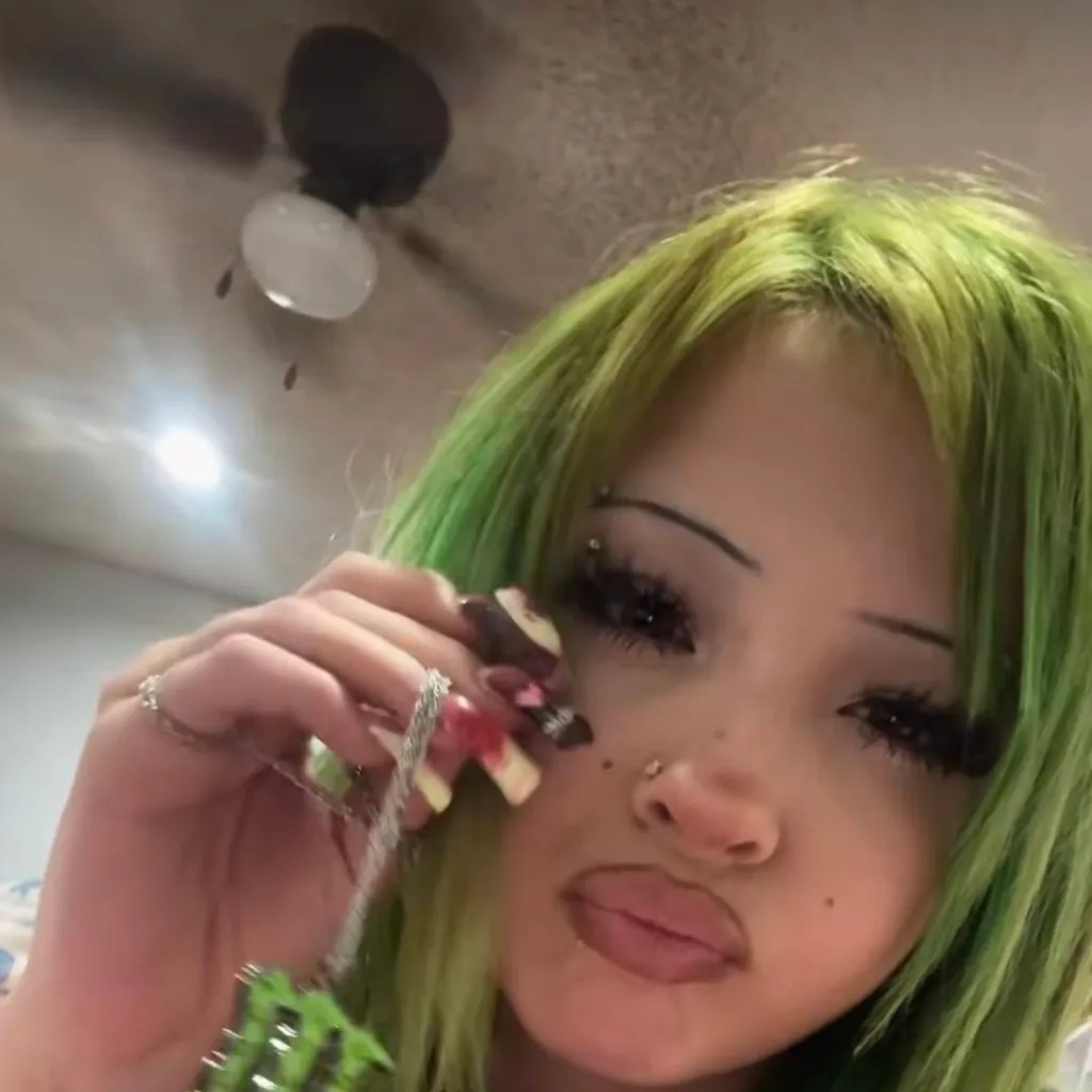 chat with ai character: gabby