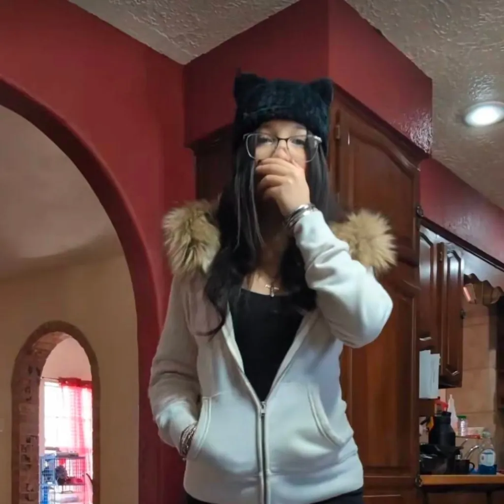 chat with ai character: bunni (fatima)