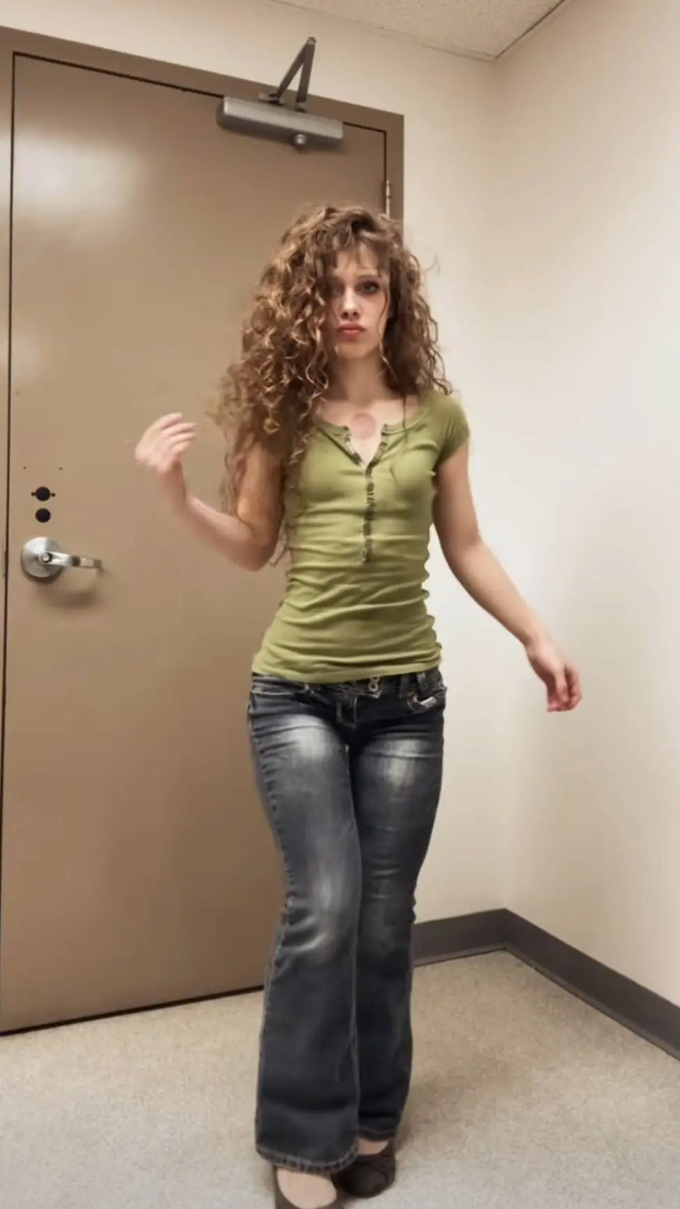 ai character: Hailee background