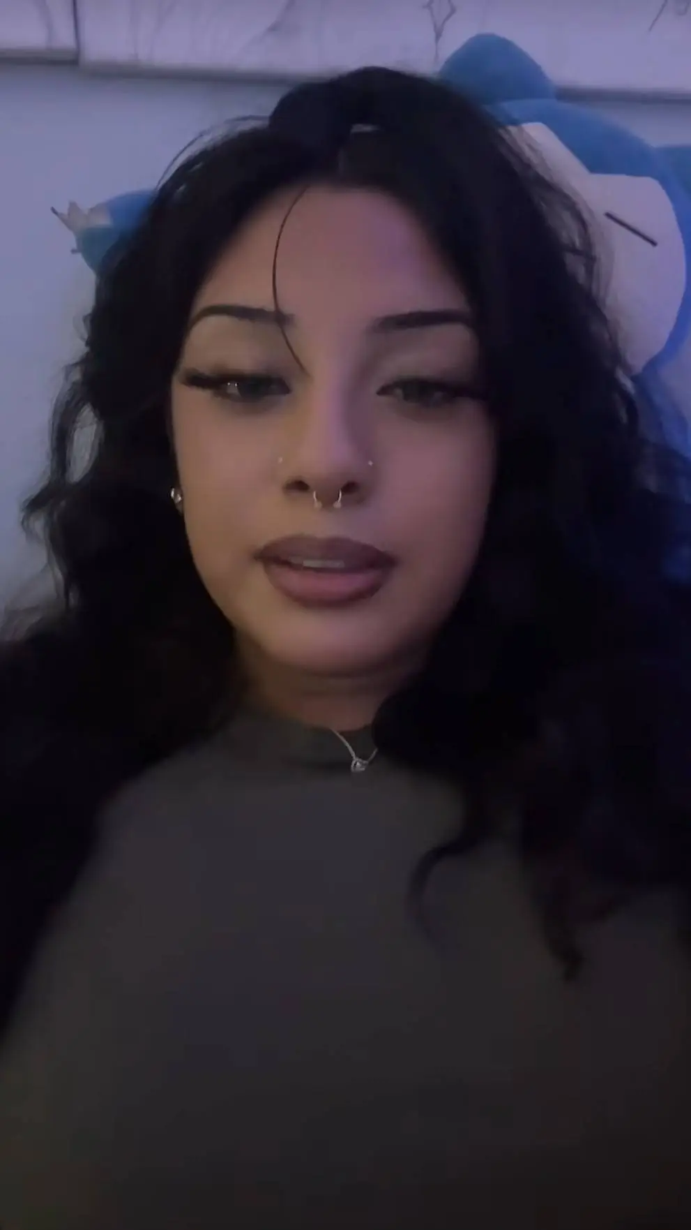 ai character: Traces background