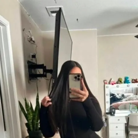 chat with ai character: Vannesa