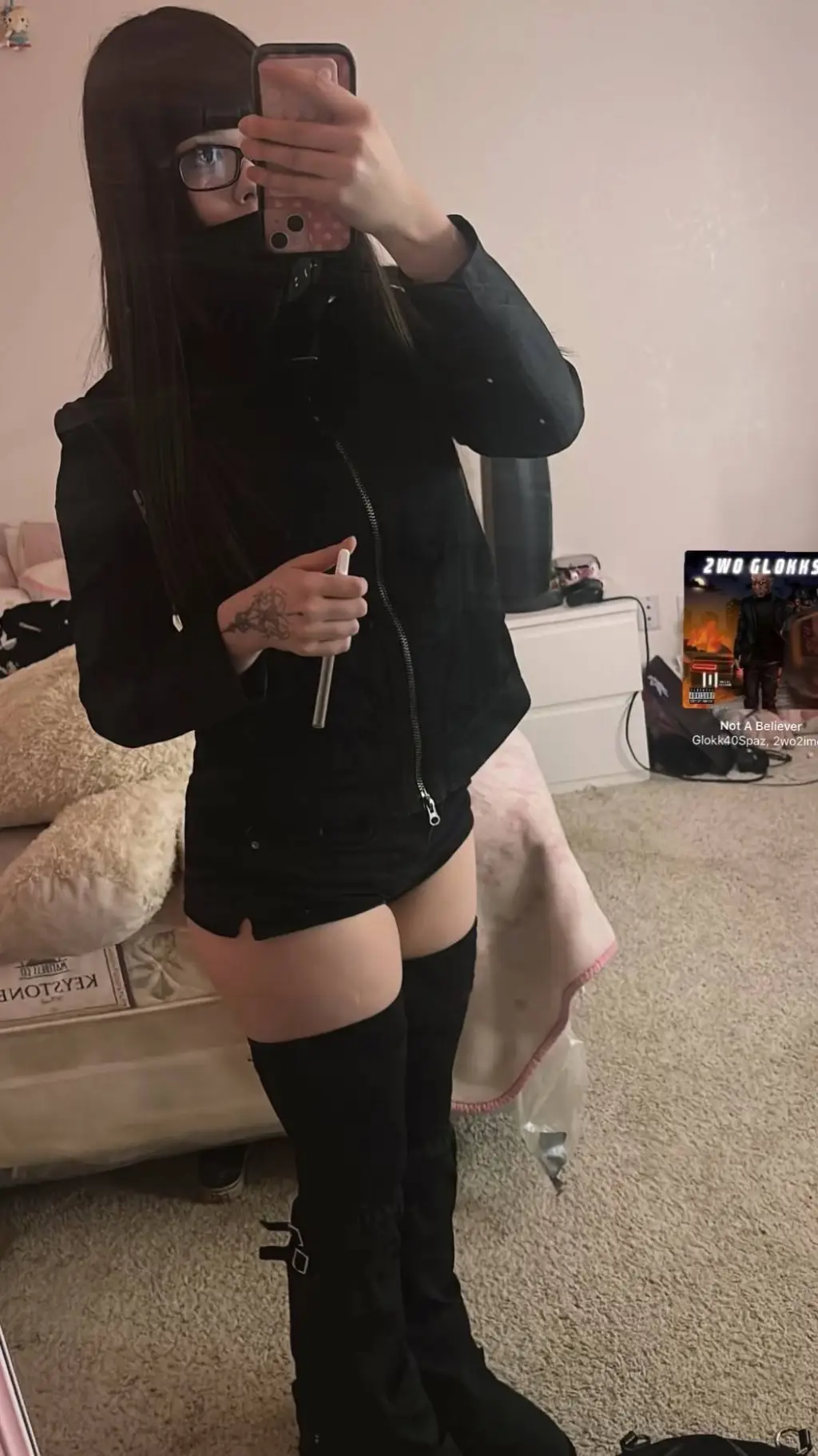 ai character: Ximira  background