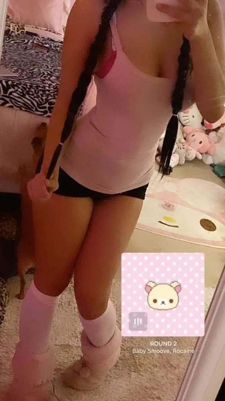 ai character: puppy (mimi) background