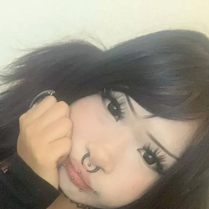 chat with ai character: mimi