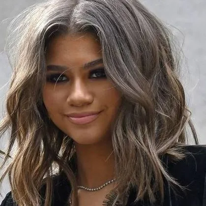 Chat with zendaya - text or voice, Enjoy AI Chat Free & Safe