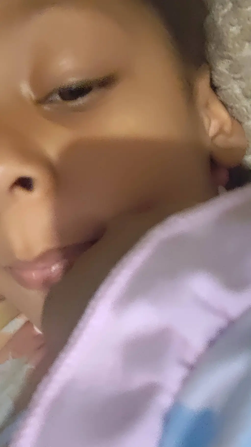 ai character: Cute Sapphirrah background