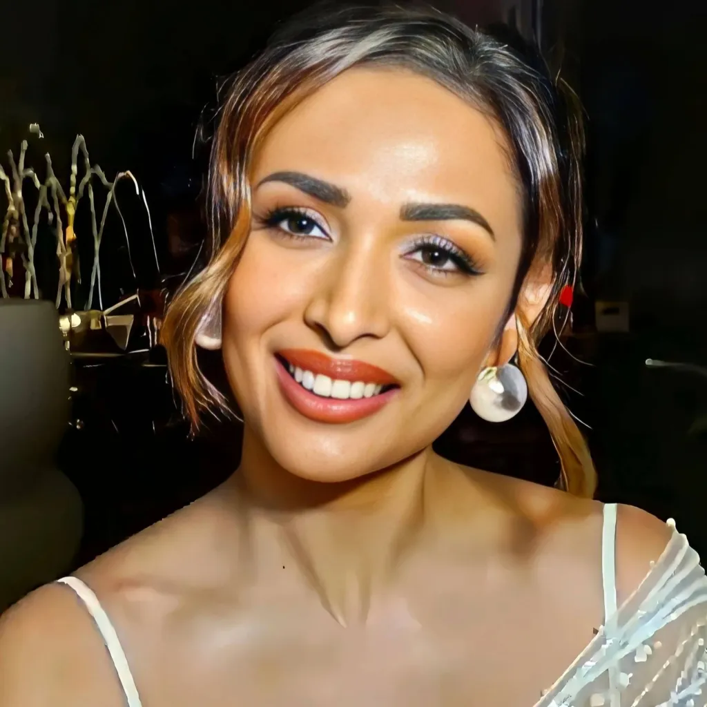 chat with ai character: Malaika Arora