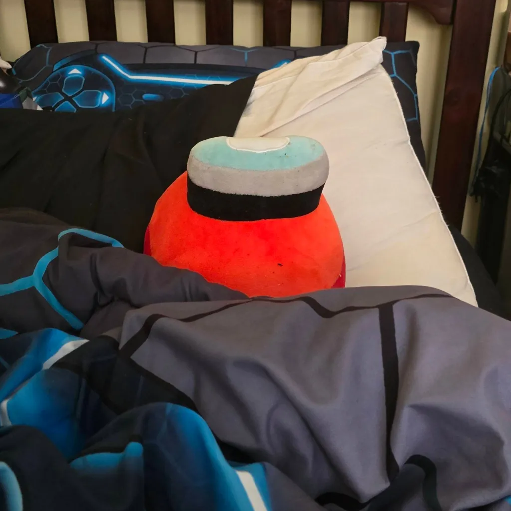 chat with ai character: sleepy amogu