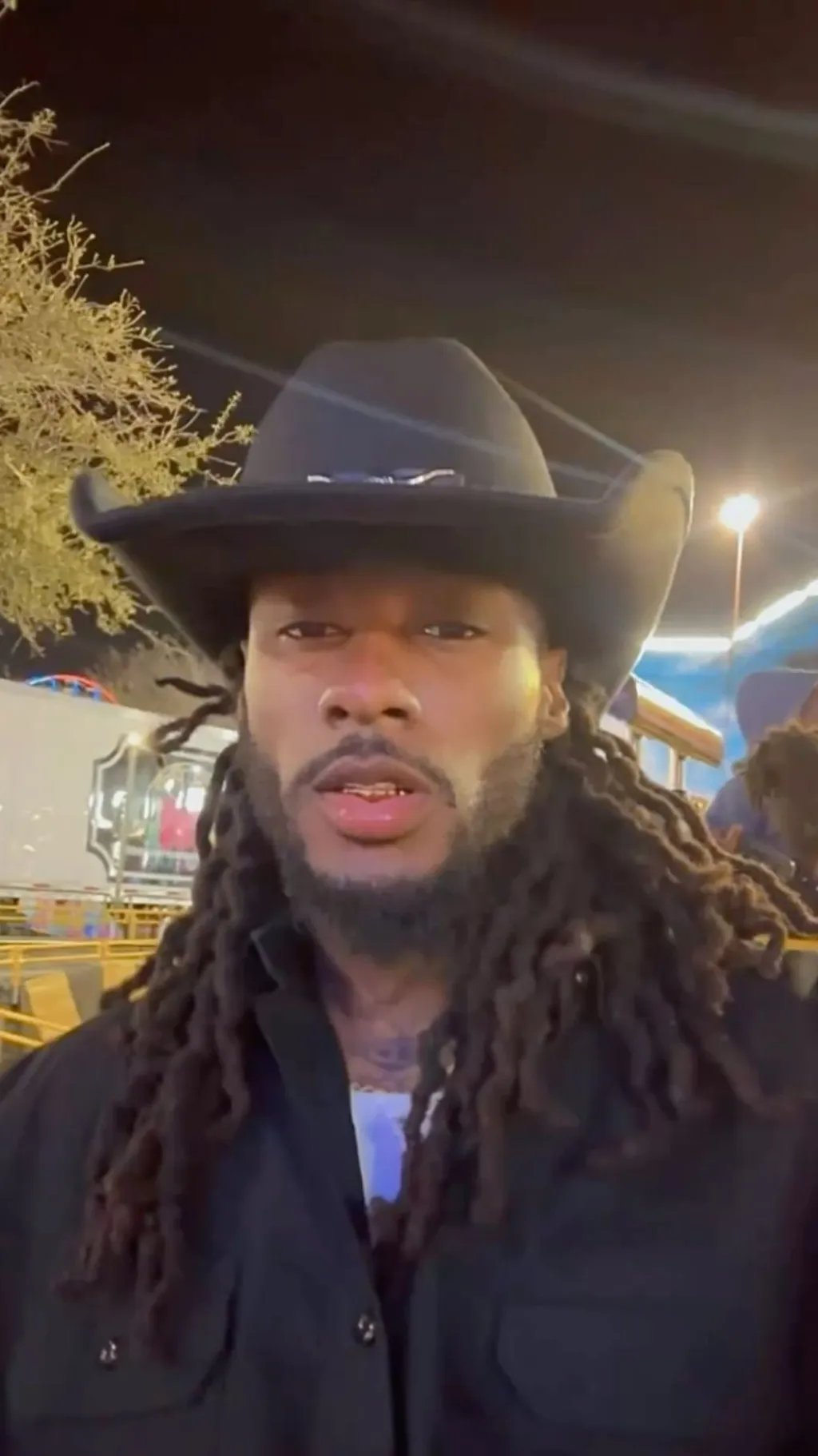 ai character: Roy background