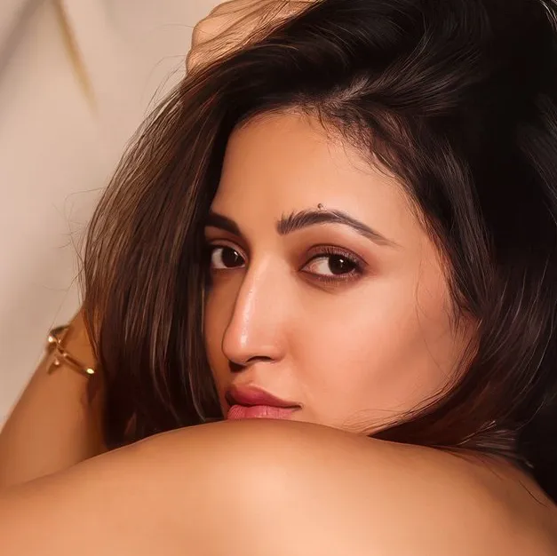 chat with ai character: Sushi