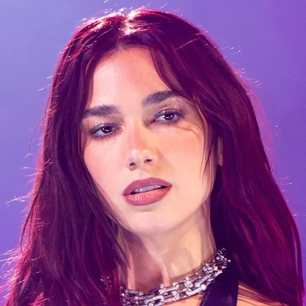 chat with ai character: Dua Lipa